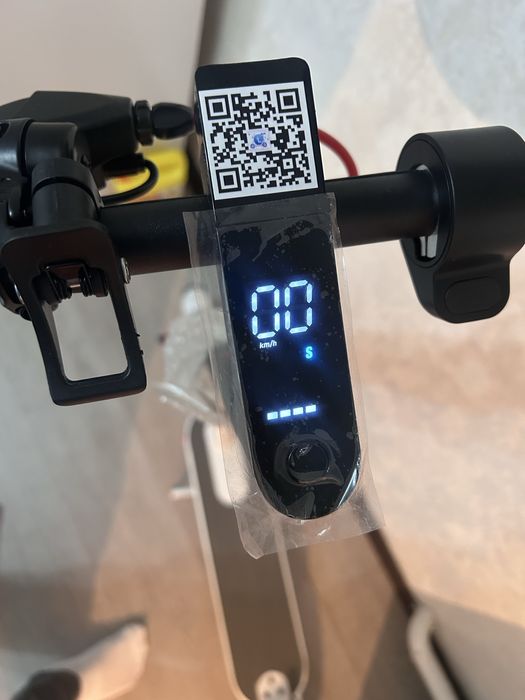 Продам электросамокат e-scooter