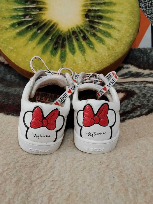 Само за 10 евро на чифт детски маратонки- GEOX- 32 номер и Skechers-28.5 номер