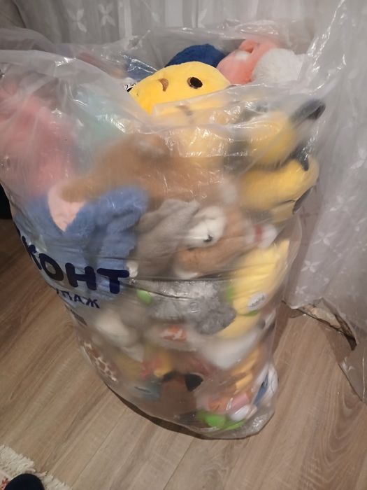 Плушени играчки над 90 броя