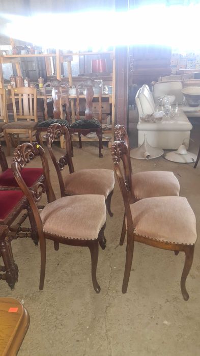 стол луи с плюшена дамаска