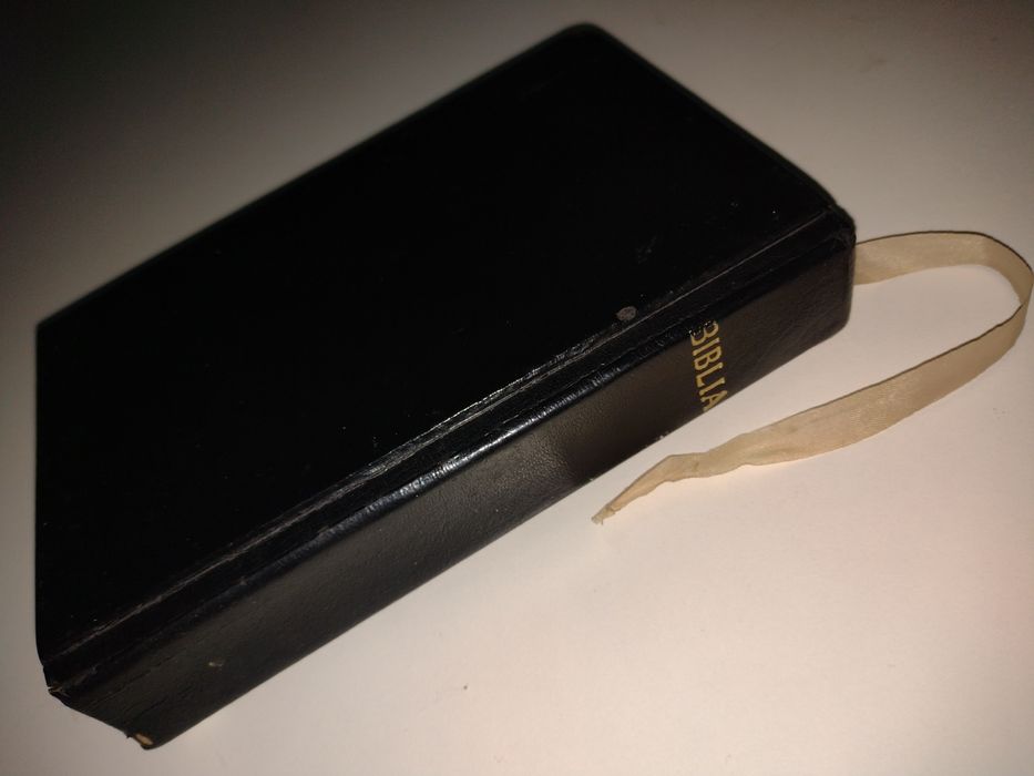 Vând Biblia cu Trimiteri - ediție veche