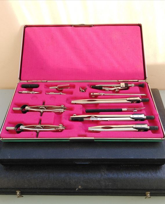 Готовальни производства СССР.