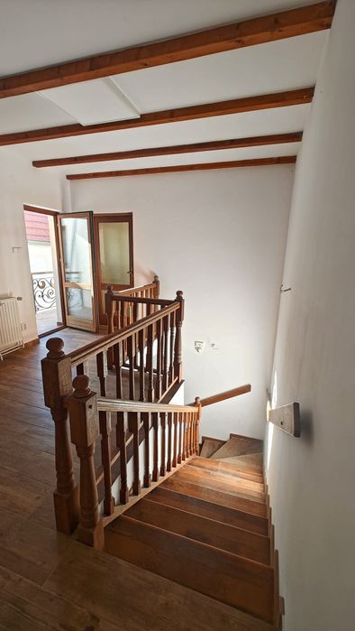 Casă de vânzare/de închiriat în Centrul Reghinului