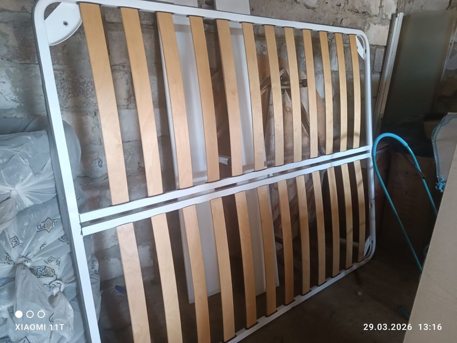 Продам кровать и тумбу