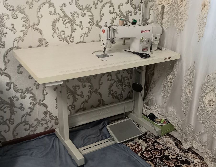 Швейная машина прямострочка BAOYU BML-9200-D1 со столом (б/у)