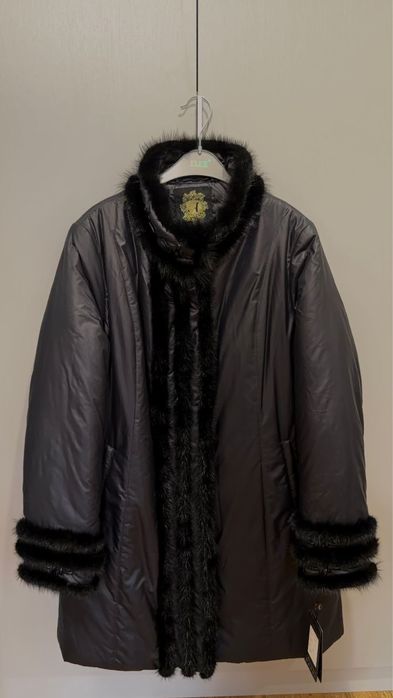 Продам зимнюю куртку . Самовывоз.