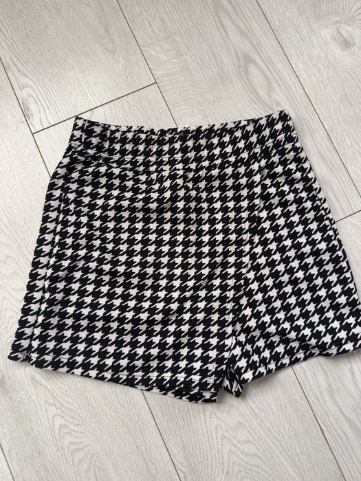 Къси панталонки / пола