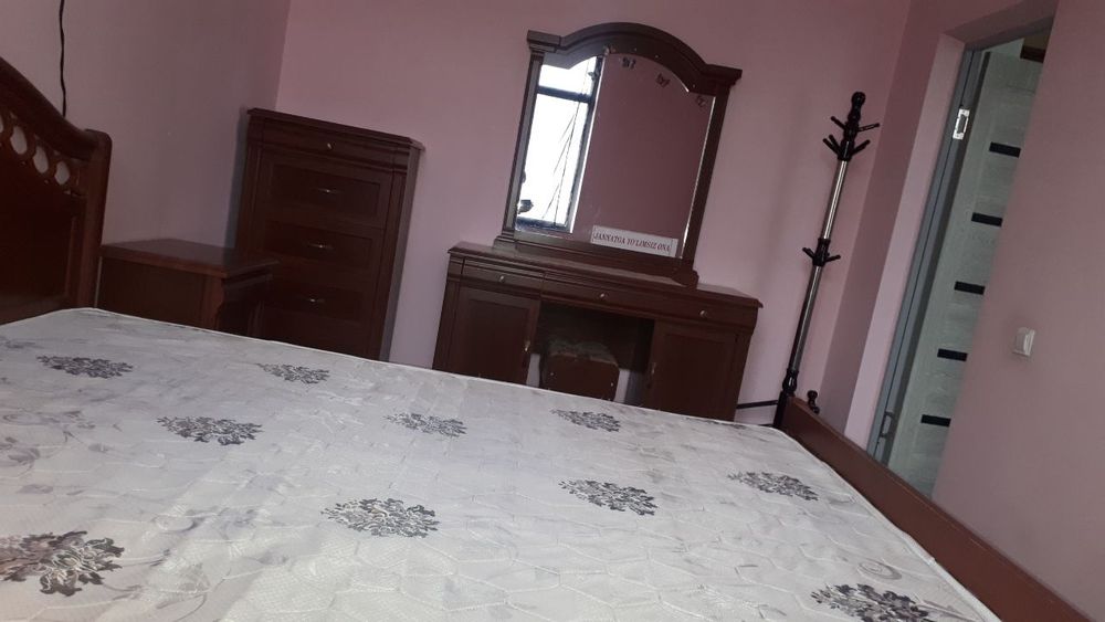 Аренда метро беруний 2.хонали оилага берилади расмдаги уй