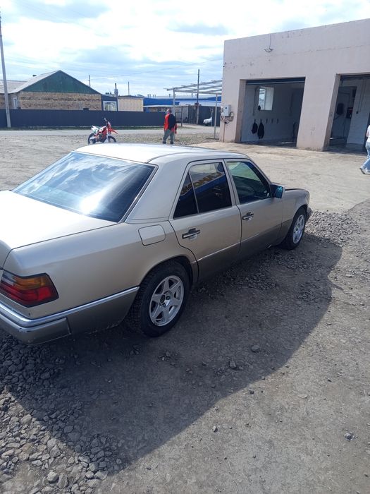 Мерседес 124 ,1992