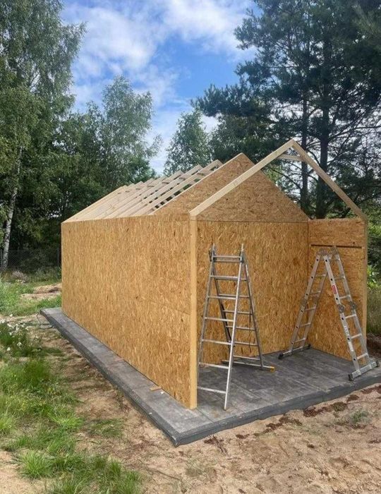 Vând foișoare și magazii