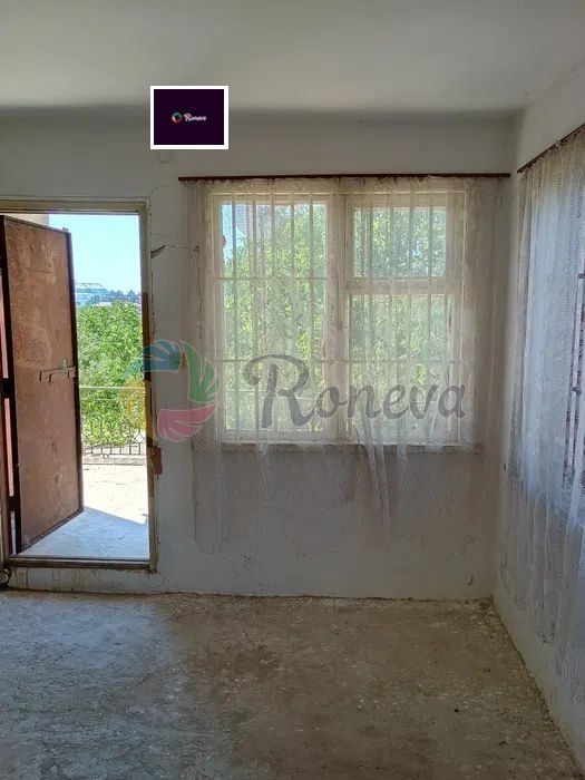 Къща в Варна, област-с.Изворско площ 80 цена 51800