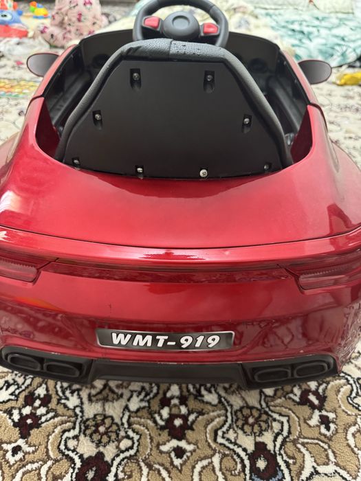 Машинка детская . В отличном состояний .