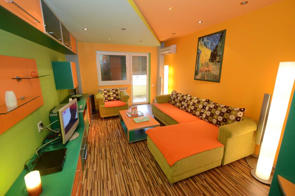 Mobilier living cu dulap si masuta living la doar 960 roni negociabil