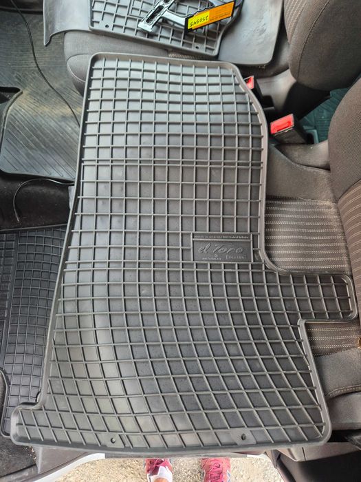 Нови гумирани стелки ford transit /custom /tourneo форд транзит