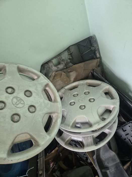 Продам колпаки на тойота