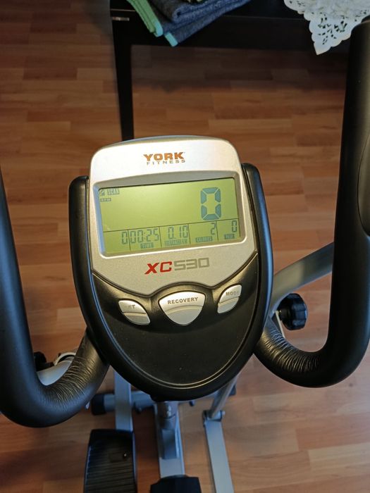 Bicicletă eliptică York X530– stare foarte bună