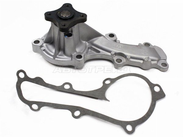 Помпа  Nissan Ad