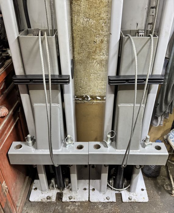 Двухстоечный автоподъемник