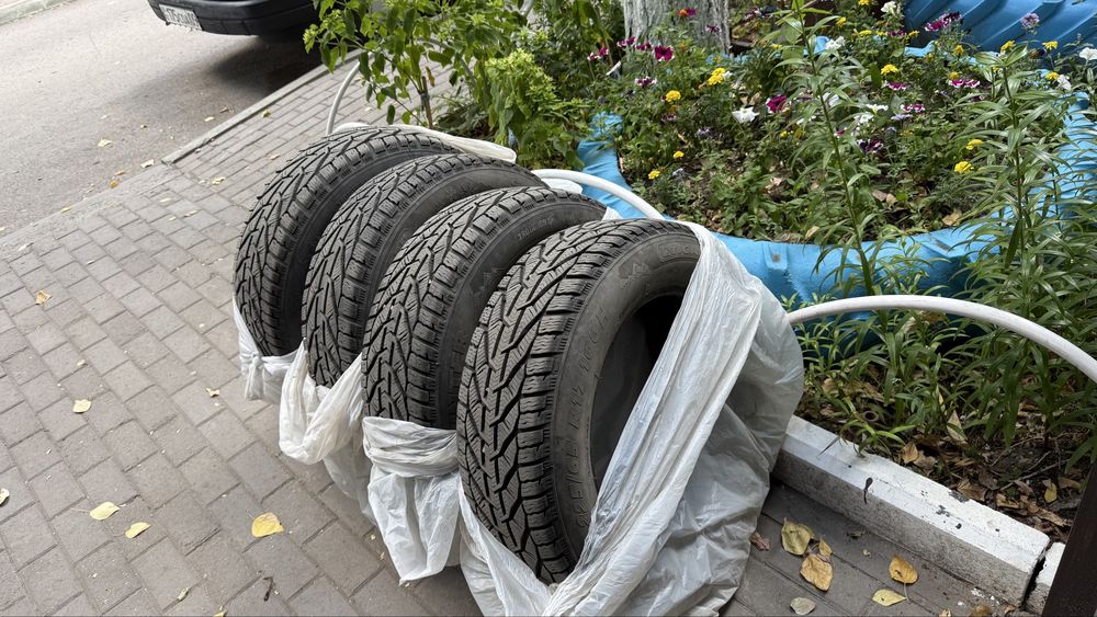 Продаю шины 225/65/R17 106H