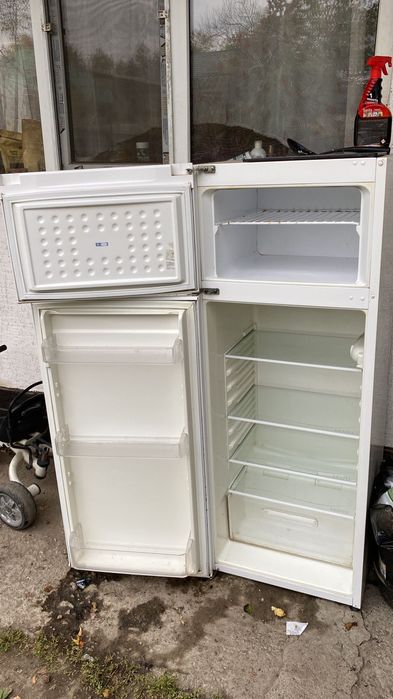 Продам холодильник