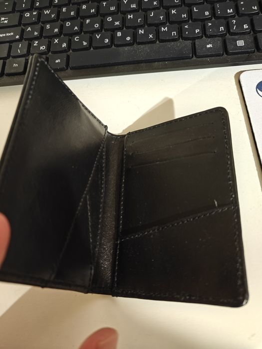 Кожен портфейл вежен с RFID