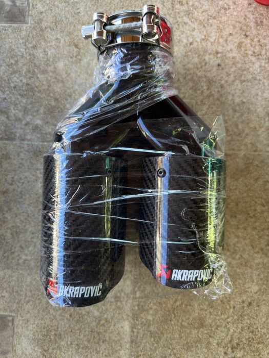 Vand Tips Dublu Akrapovic