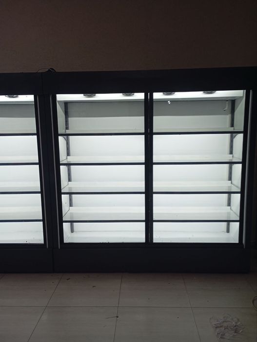 Vitrina xaladilnik zakazga yasab beramiz