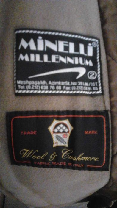 Пальто женское серого цвета