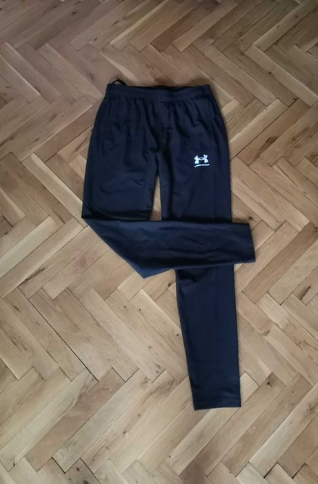 Оригинално мъжко долнище Under Armour размер М