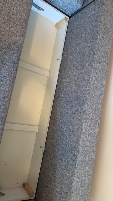 Canapea 3 locuri plus sezlong extensibila cu depozitare
