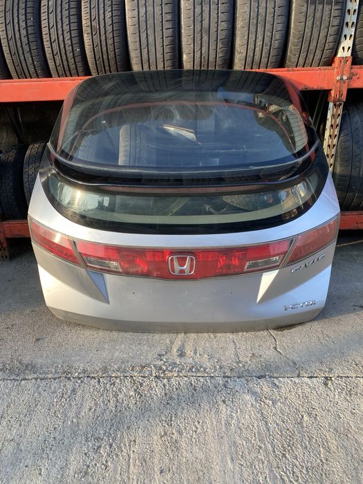 Haion Honda Civic An 2006/2010 Pret 1000 lei Complect.