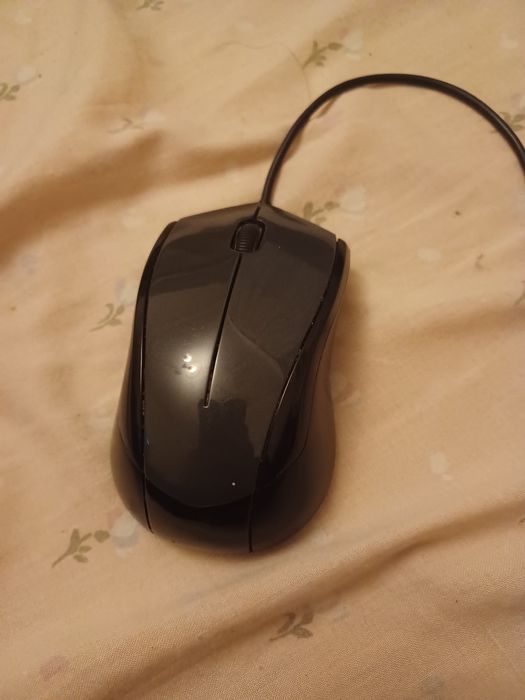 Клавиатура Maki и мишка.