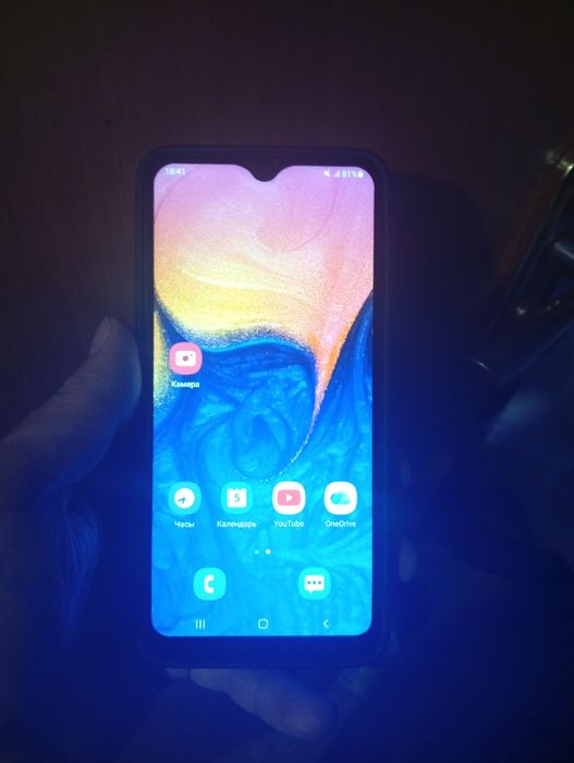 Продам хороший телефон