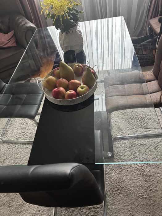 Трапезна маса стъкло