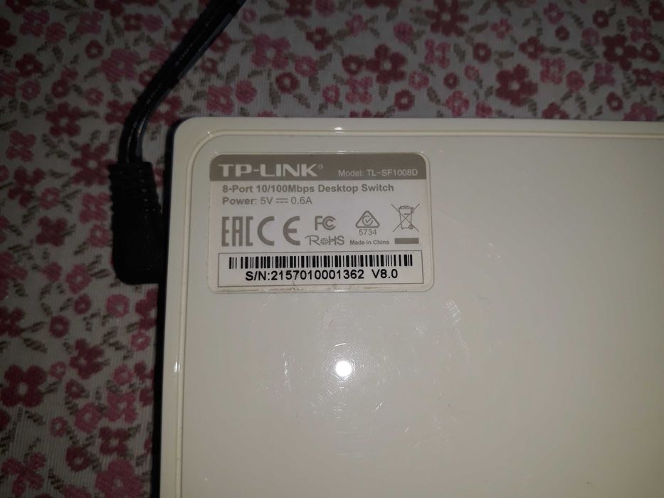 Продавам суич / комутатор TP-Link TL-SF1008D