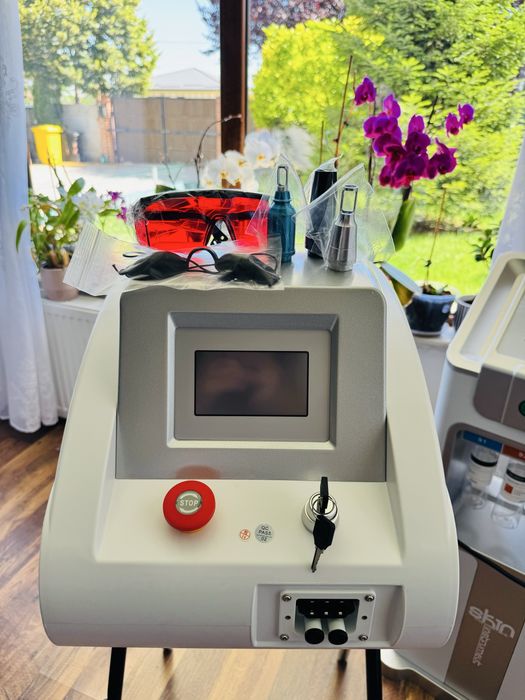 Laser Picosecon 1 milion impulsuri Carbon Peel Rejuvenare Faciala