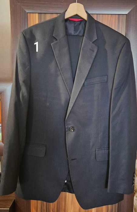 Официални мъжки костюми от 35 до 45 Евро.