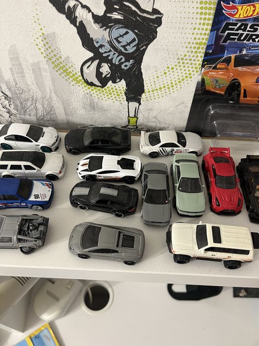 Продам машинки Hot wheels