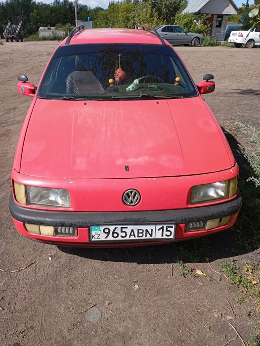 Продам машину Volkswagen pasat универсал б3