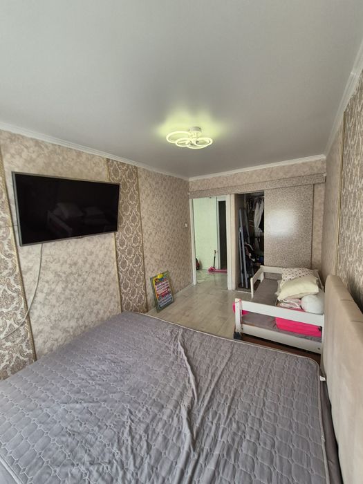 Продам 3 комнытый квартира
