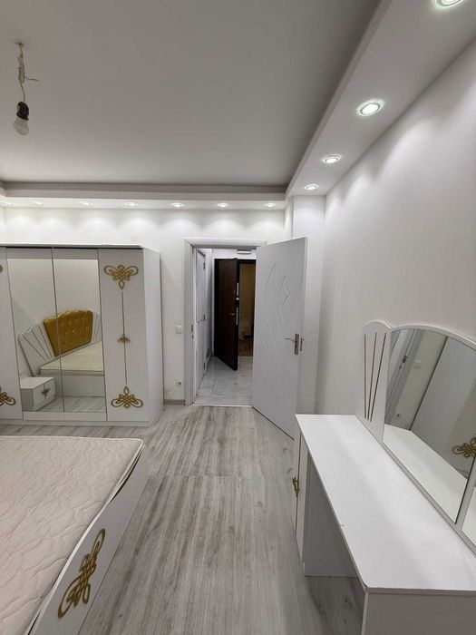 Продава се Двустаен апартамент в София, Връбница 2 - 70 кв.м за 3415 €/кв.м - Снимка #1