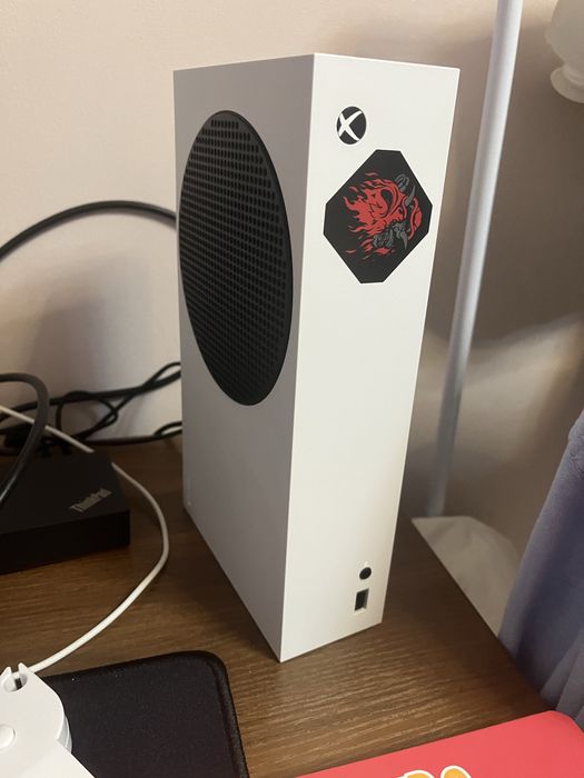 Продается Xbox Series S