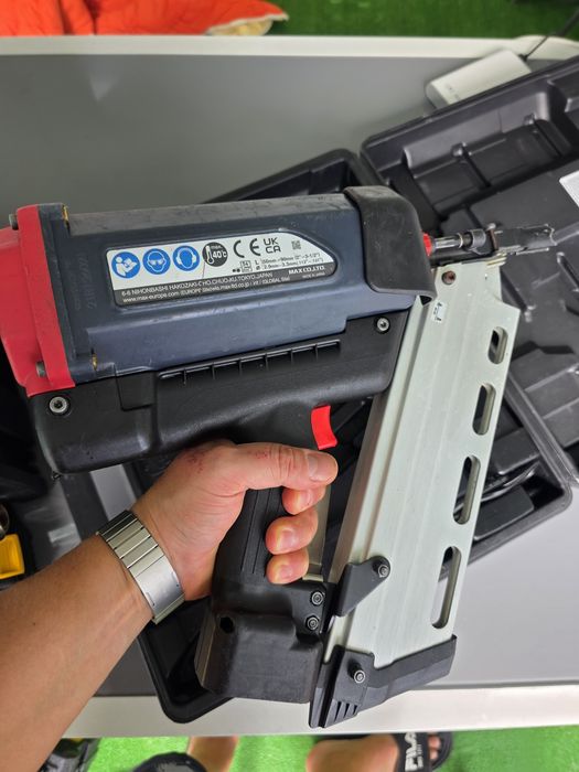 Pistol cuie Max GS 690 CH