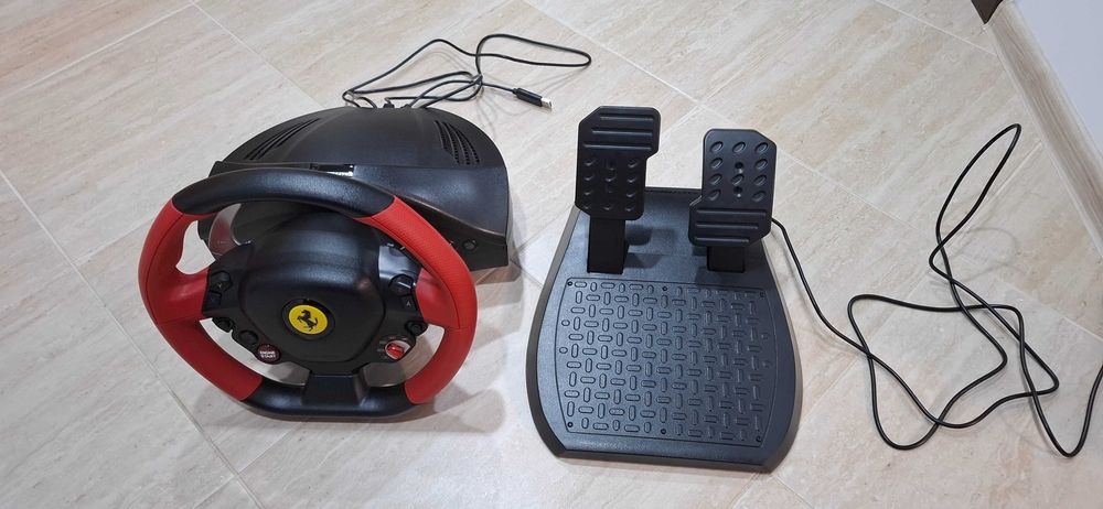 Кормило и педали за Xbox