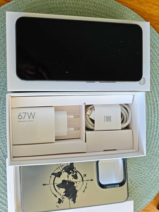 Xiaomi 13 black 8gb ram 256 rom