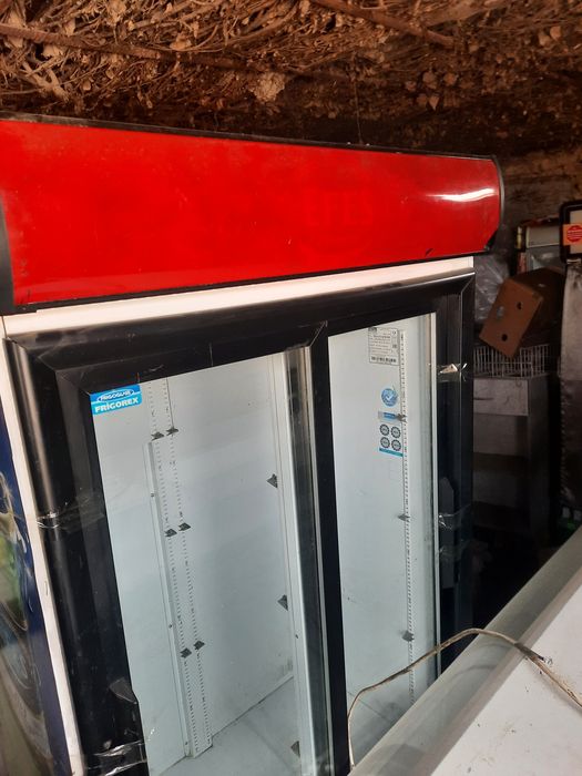 Витринный холодильник