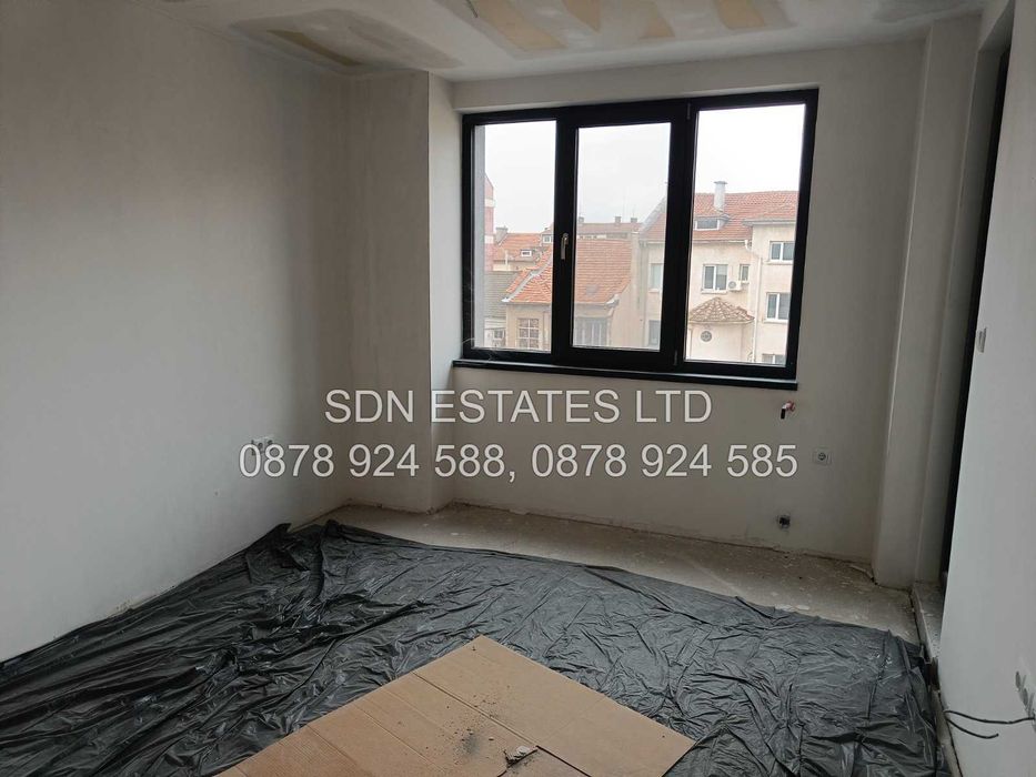 Продава се Четиристаен апартамент в Казанлък - 140 кв.м за 1143 €/кв.м - Снимка #7