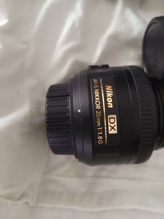 Vând aparat foto Nikon D 5200,in stare perfectă de funcționare