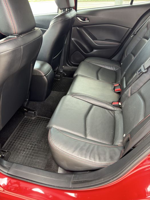 Mazda 3 Top Revolution