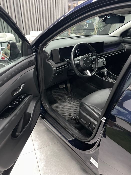 Hyundai Tucson 2 L full avtomobil sotiladi !
